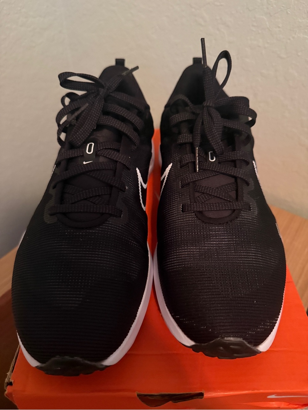 Nike Black and White Running Sneakers - Picture 3 of 4
